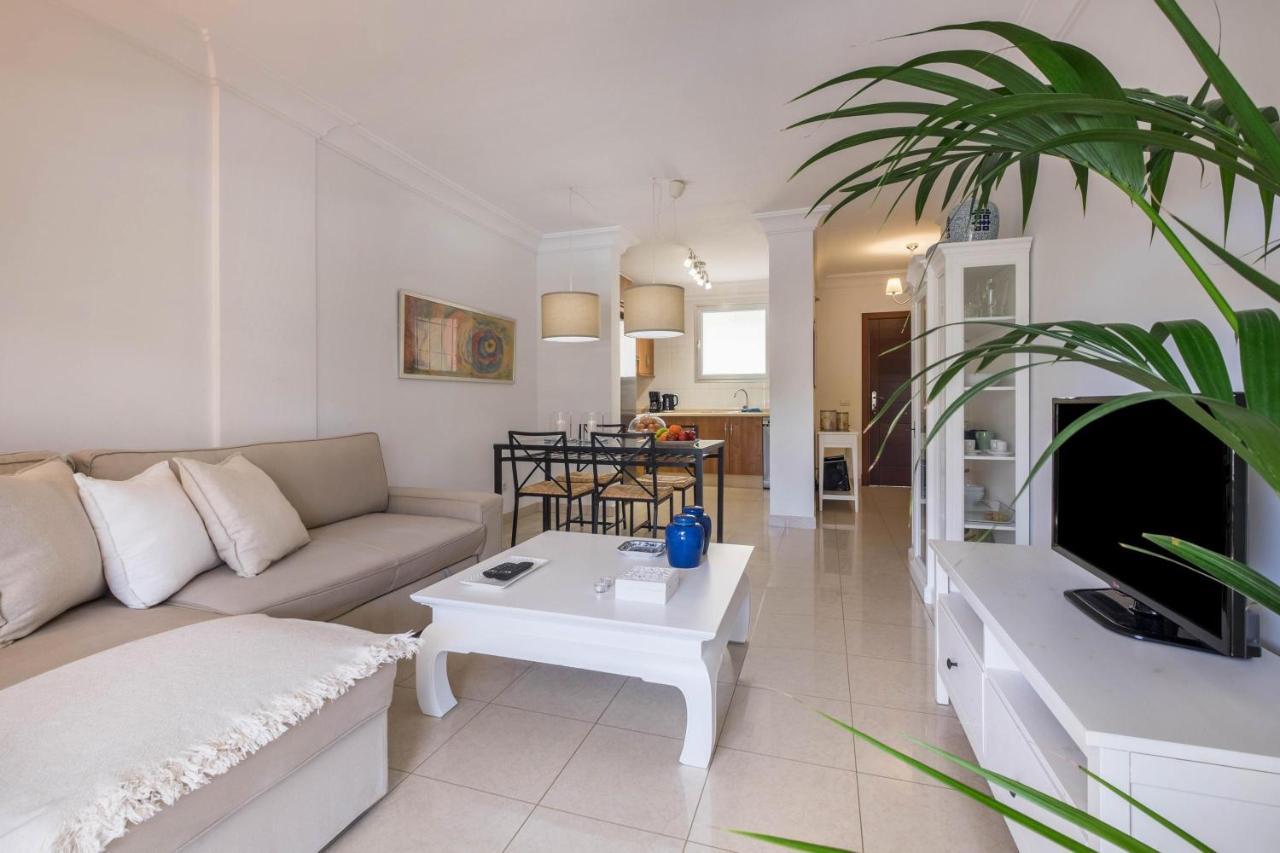 Apartamento Marina Арона Екстер'єр фото